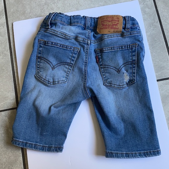 Levi’s Shorts - Picture 4 of 7